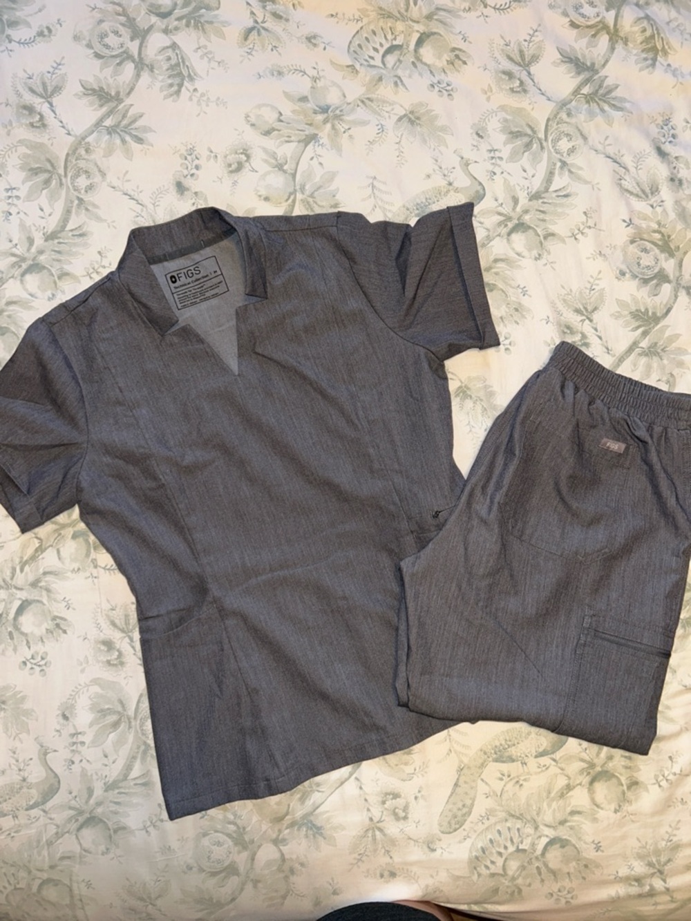 Figs scrubs set, size medium